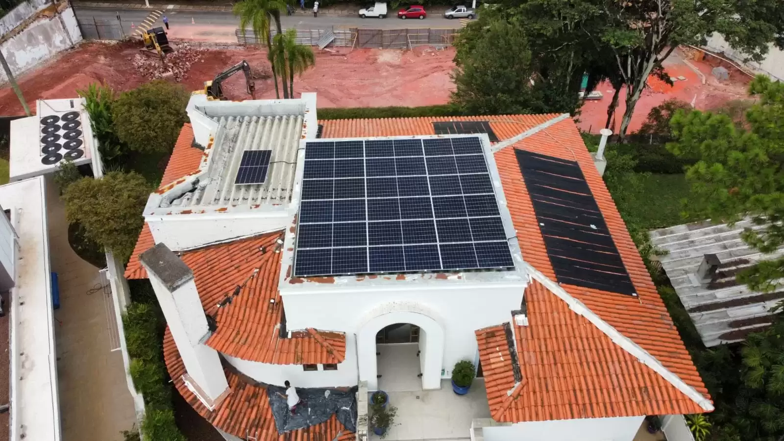 RT Solar SP telhado coberto com painéis fotovoltaicos